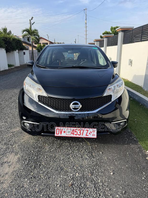 Nissan Versa 2016 Black