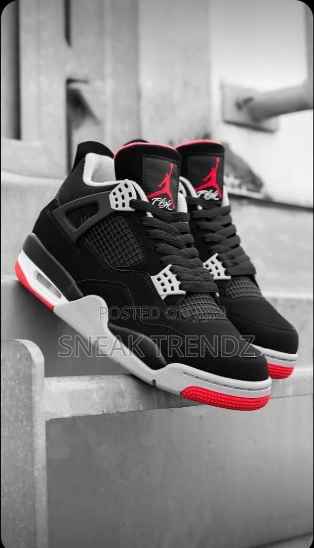 Air Jordan R4 Bred Black Red N Grey · Photo 4