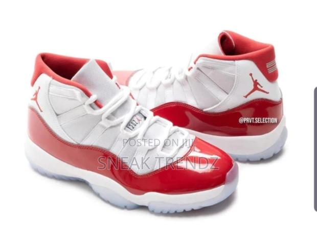 Jordan Air R11 Red White · Photo 4