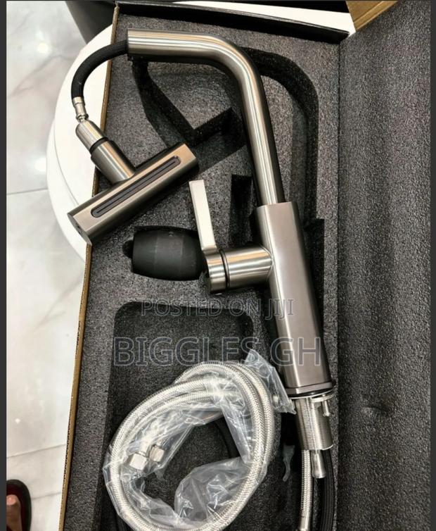 Basin Taps- Hot and Cold- Multifunctional Taps · Photo 4