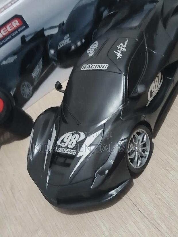 Ferrari Remote Control Car · Photo 3
