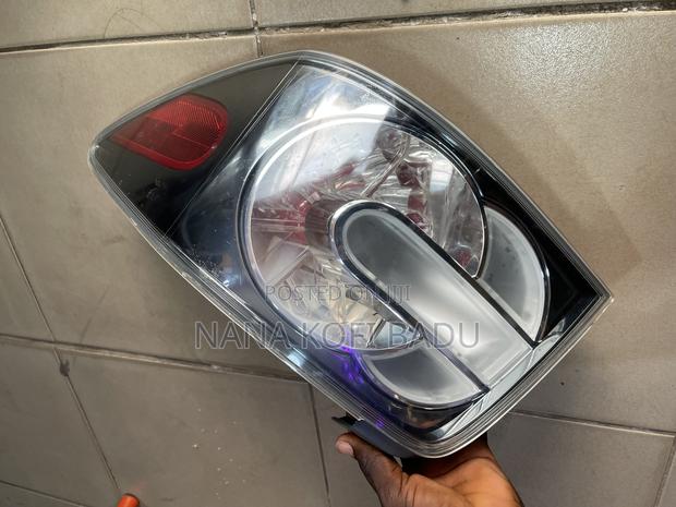 Mazda Cx7 2009-2015 Taillight Used photo 3