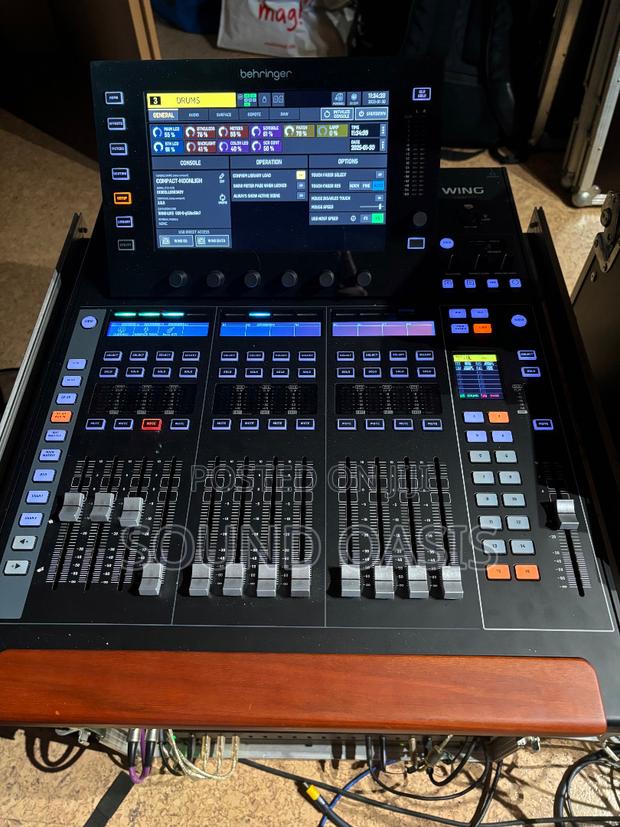 Behringer Wing Compact 48-Channel Digital Mixer · Photo 4