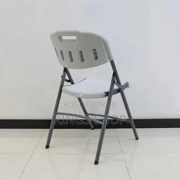 Tickback Folding Chairs Wholesale · Photo 2