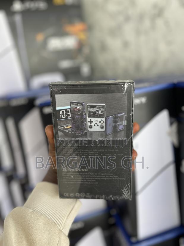 R36s Handheld Game Console photo 2