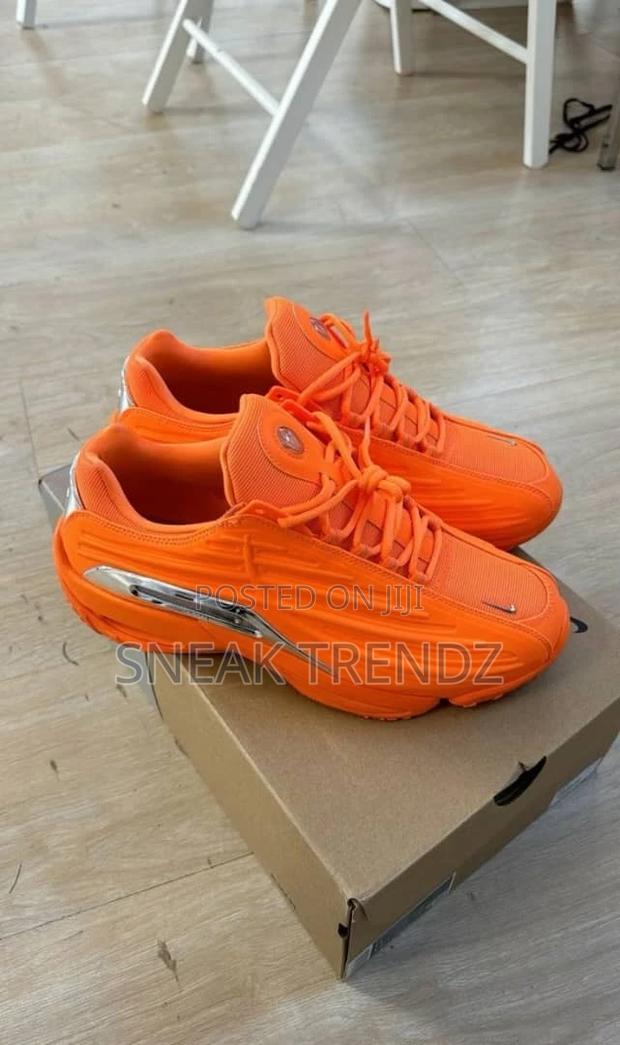 Air Nike 2 Nocta Orange Sliver · Photo 4