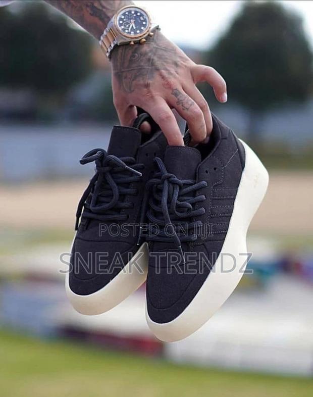 Adidas Fog Sneaker · Photo 4