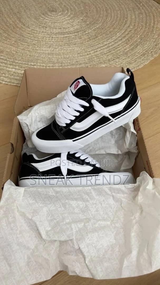 New Skull Vans Black Suede N White · Photo 4