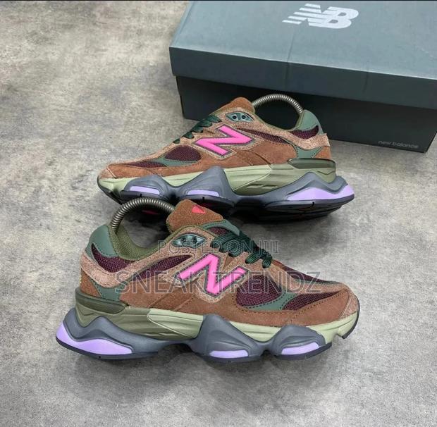 New Balance 9060 Wine Suede · Photo 4
