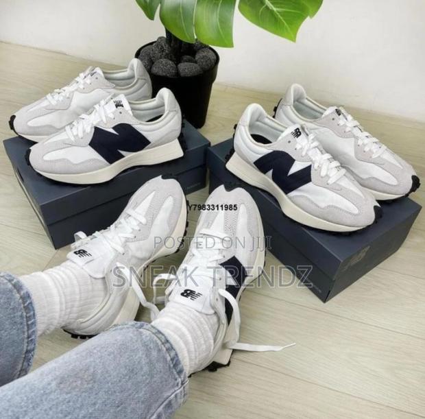 New Balance White Black · Photo 2