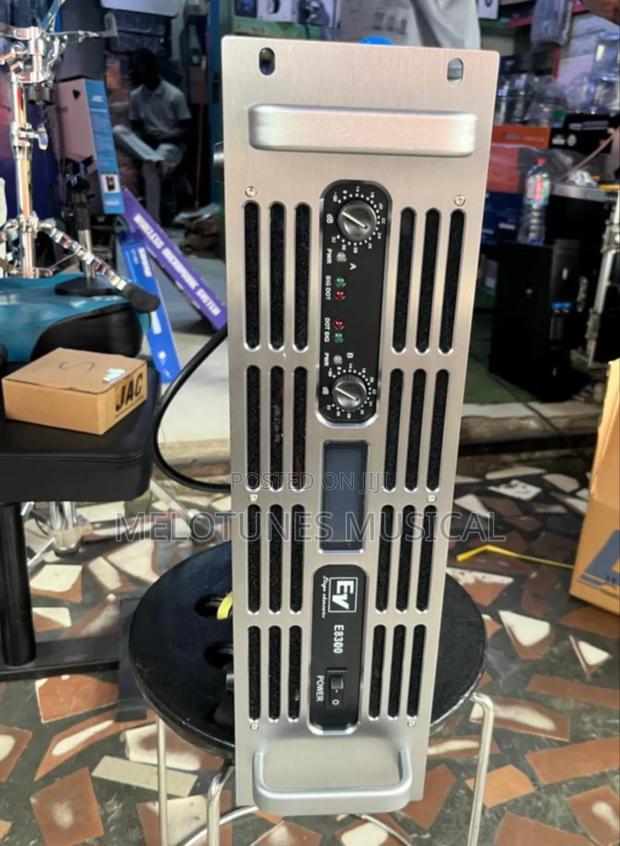 Electro-Voice (Ev) E8300 Power Amplifier. · Photo 4