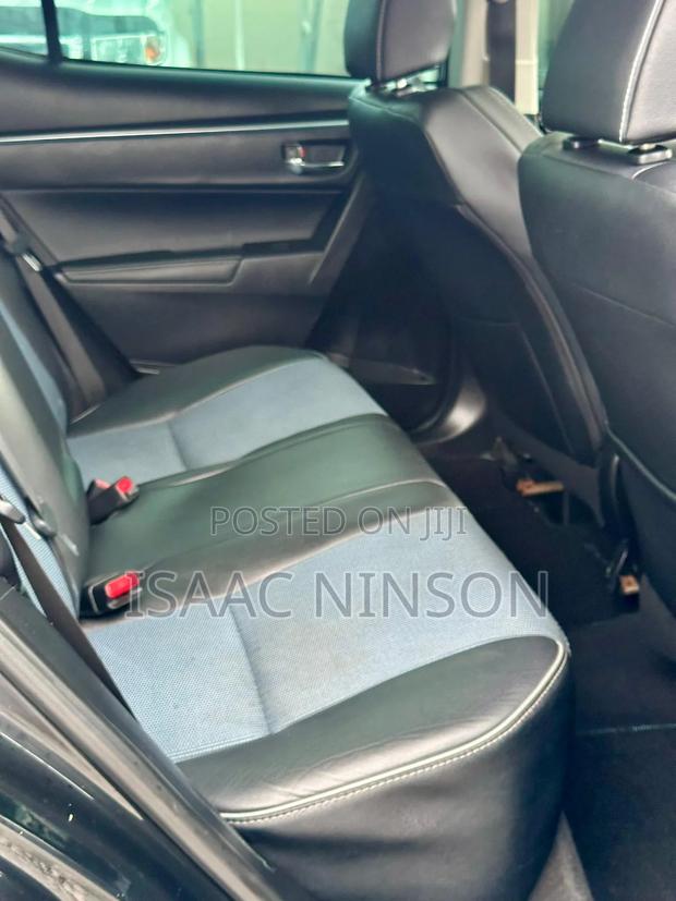 Toyota Corolla 2016 Black