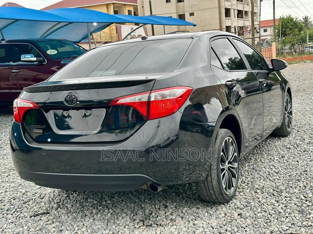 Toyota Corolla 2016 Black