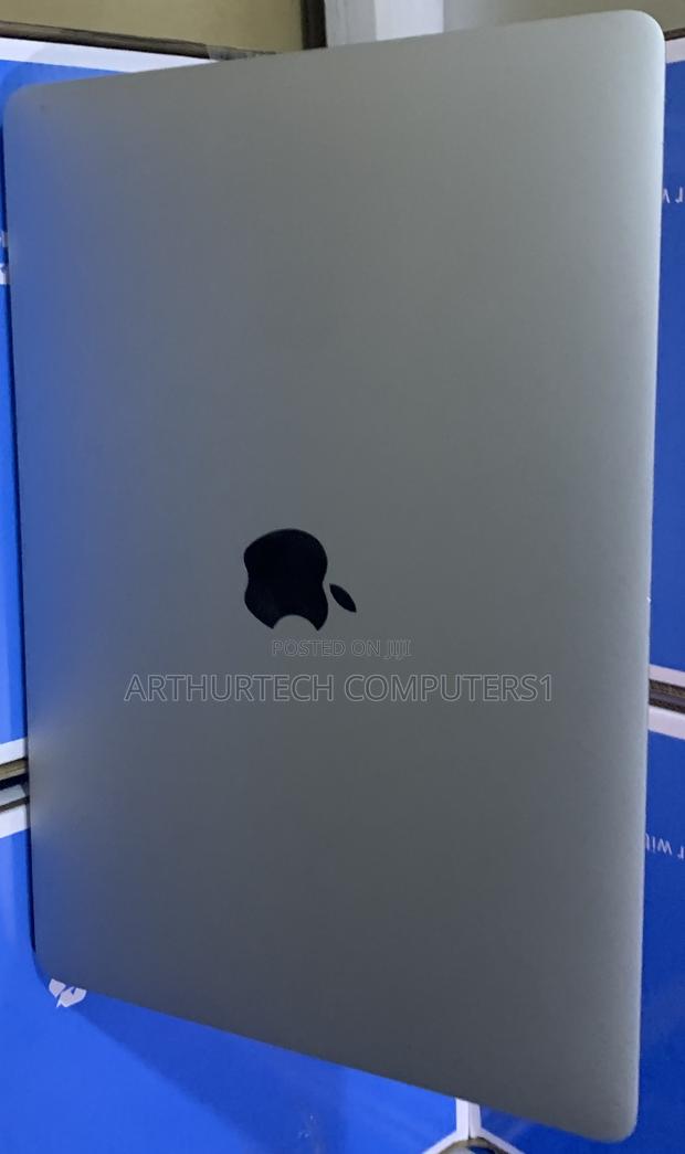 New Laptop Apple MacBook Pro 2020 8GB Intel Core I5 SSD 256GB · Photo 4