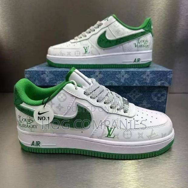 Louis Vuitton Nike Air Force 1 Low '07 · Photo 3