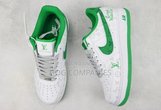 Louis Vuitton Nike Air Force 1 Low '07 · Photo 4