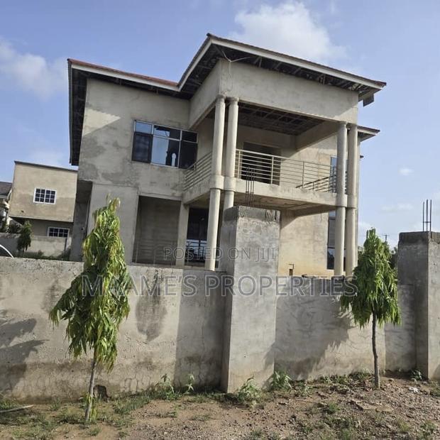 6bdrm Duplex in Tema Metropolitan for sale · Photo 1