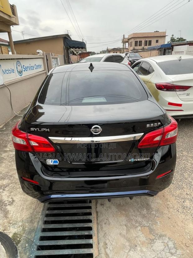 Nissan Sylphy 2019 Black photo 2