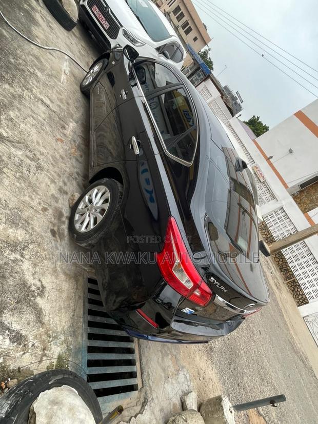 Nissan Sylphy 2019 Black photo 19