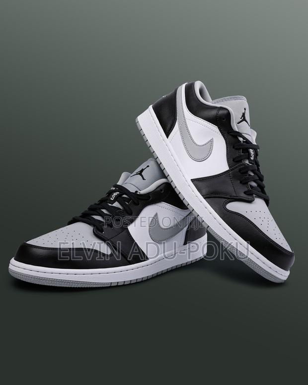 Jordan 1 Retro Low "Core Black/Particle Grey" · Photo 3