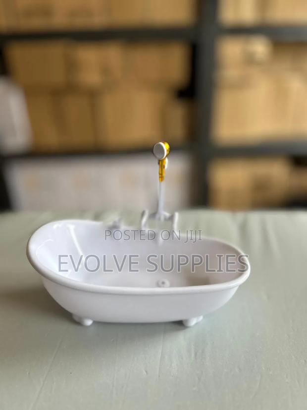 Creative Bathtub for Drink Servingd photo 2