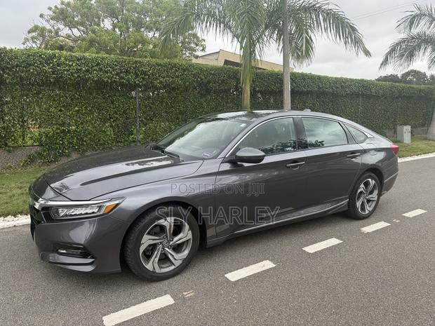 Honda Accord 2018 Gray photo 2