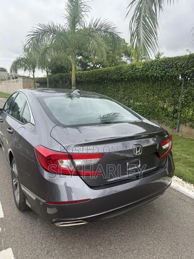 Honda Accord 2018 Gray photo 5