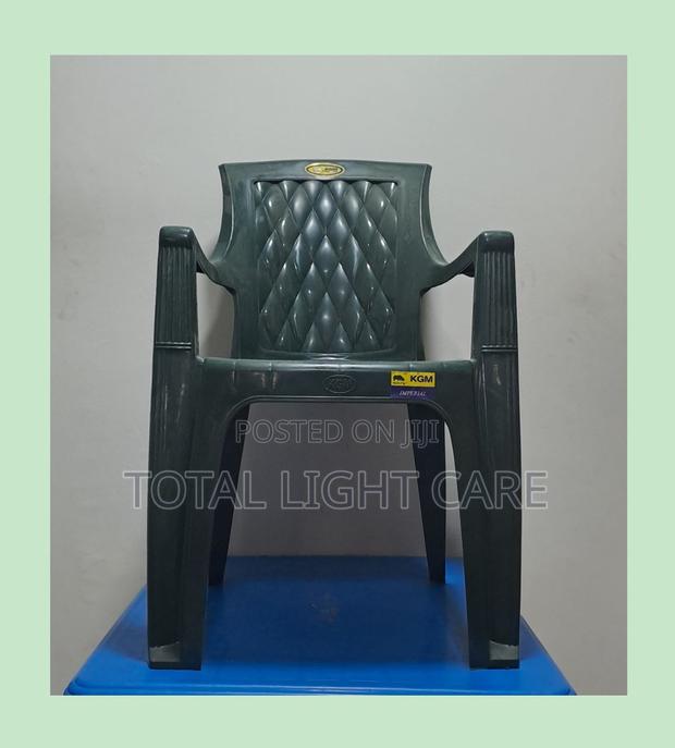 Plastic Chair Durable · Photo 3