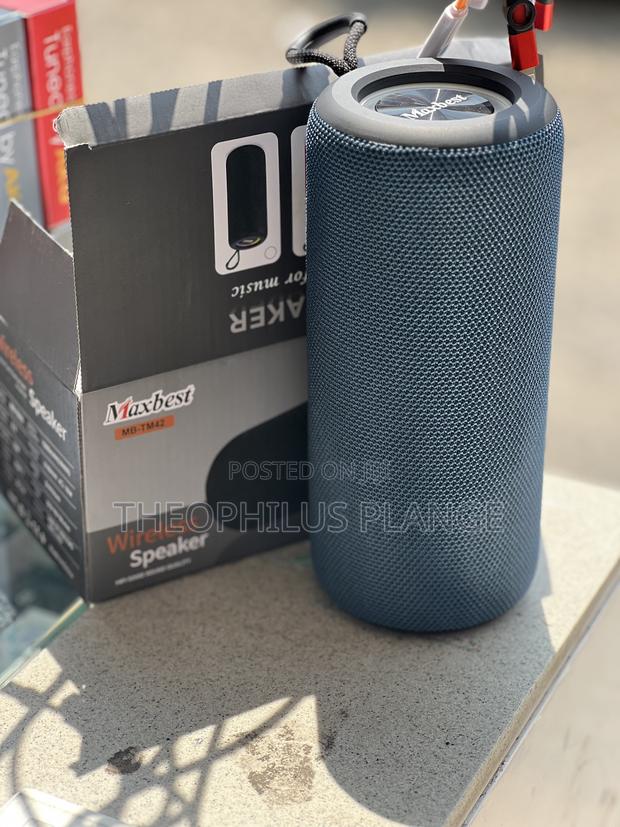 Portable Bluetooth Speaker Super Base · Photo 4