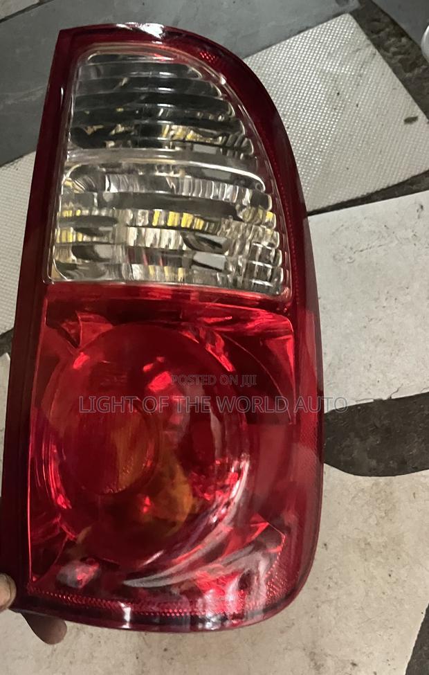 Toyota Tundra Short Taillight Right Side