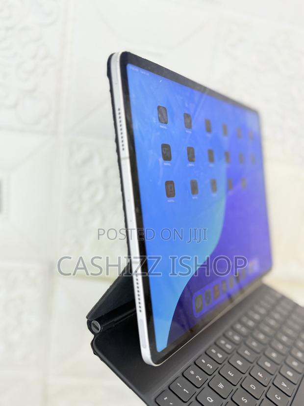 Apple iPad Pro 12.9 (2021) 256 GB Gray photo 5