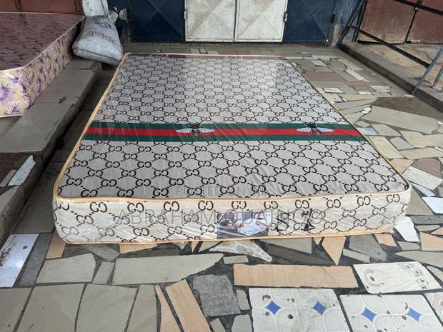 8inches High Density Mattress for Sale · Photo 2