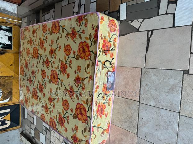 12inches High Density Mattress for Sale · Photo 2
