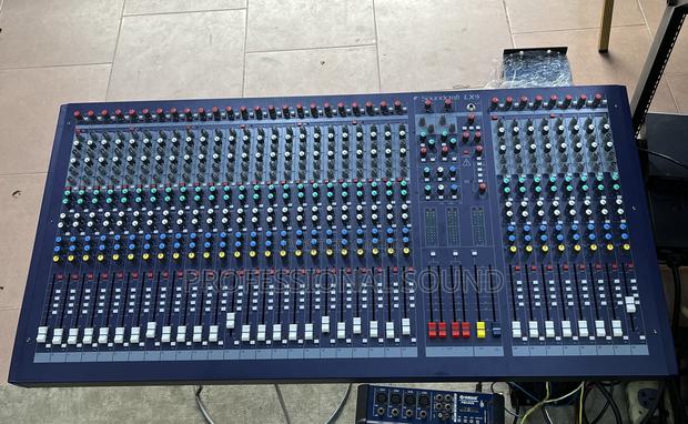 Soundcraft Lx9 32 Channel Analog Mixer · Photo 1