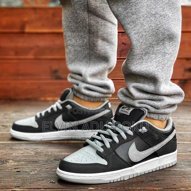 Nike Sb Dunk Low Pro "J-Pack - Shadow" Sneakers. · Photo 4
