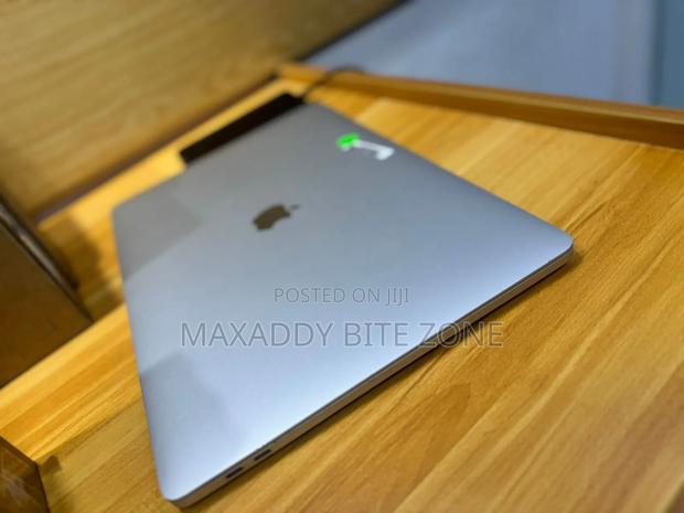 Laptop Apple MacBook Pro 2019 16GB Intel Core i7 SSD 512GB photo 3