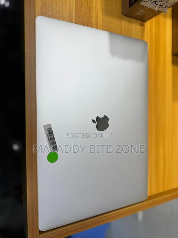 Laptop Apple MacBook Pro 2019 16GB Intel Core i7 SSD 512GB photo 6
