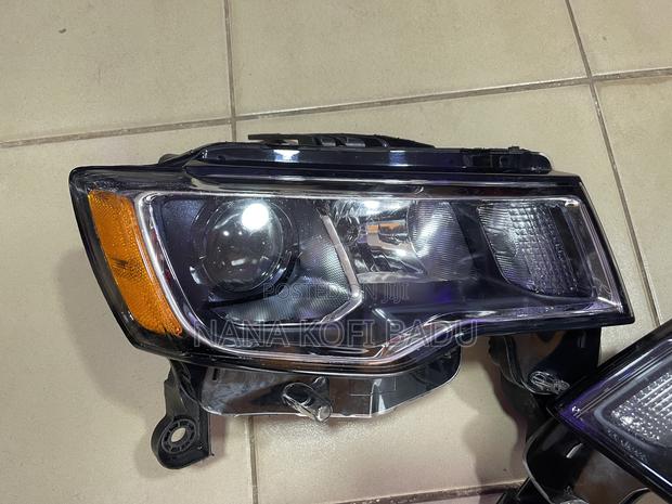 Jeep Grand Cherokee 2017- 2021 Headlights Used