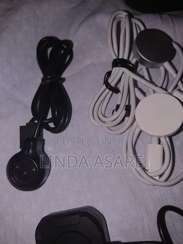 Original Samsung and Apple Watch Chargers · Photo 4