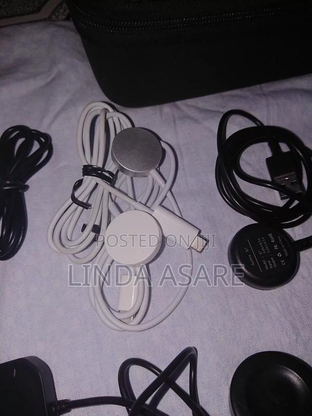 Original Samsung and Apple Watch Chargers · Photo 2