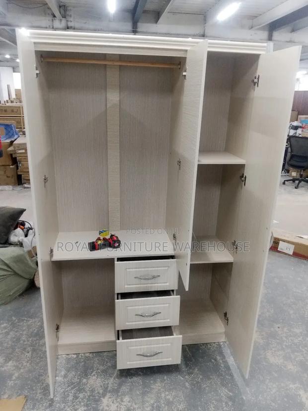3 Doors Wooden Wardrobe · Photo 4
