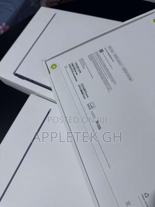 New Laptop Apple MacBook Air 2025 M4 13-Inch 16GB Apple M4 SSD 256GB photo 3