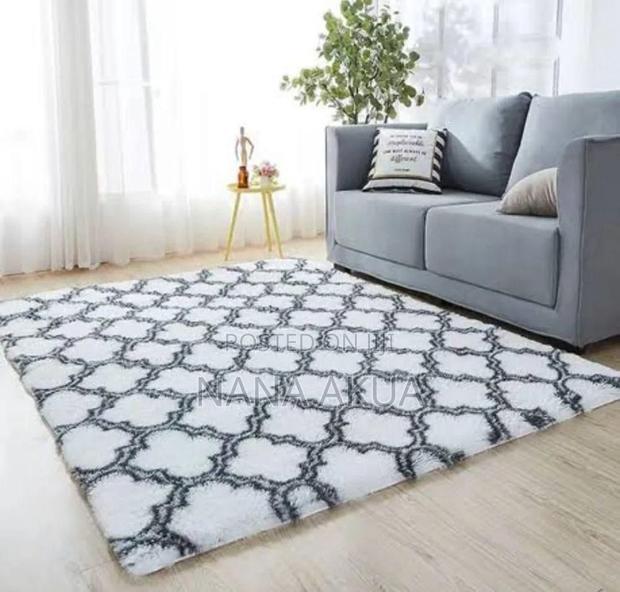 Fluffy Carpet photo 2