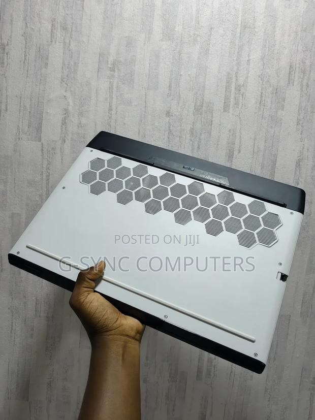 Laptop Dell Alienware M17 R2 16GB Intel Core i7 SSD 1T photo 3