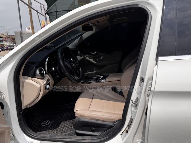 Mercedes-Benz C300 Base 4Matic Sedan AWD (2.0L 4cyl 7A) 2016 White photo 8