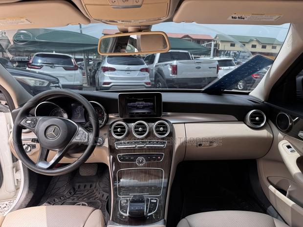 Mercedes-Benz C300 Base 4Matic Sedan AWD (2.0L 4cyl 7A) 2016 White photo 12