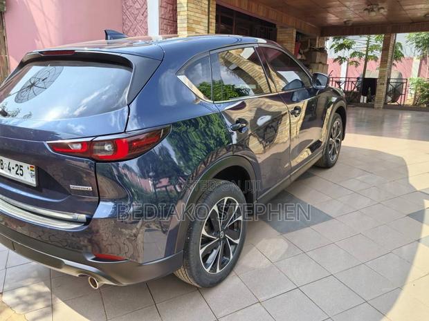 Mazda CX-5 2022 Blue