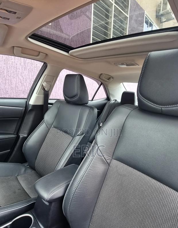 Toyota Corolla 2016 Black · Photo 3