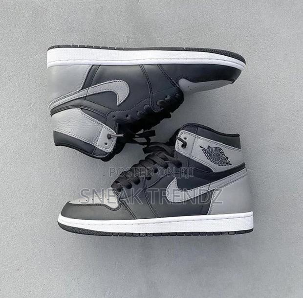 Air Jordan R1 Cool Grey N Black · Photo 3