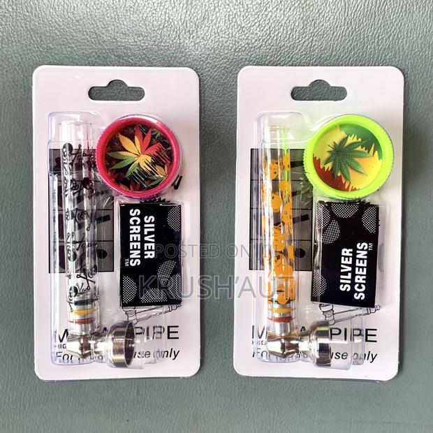 Pocket Glass Pipe With Screens Grinder · Photo 4